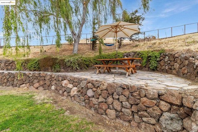 1185 Brooktrail Dr, Pittsburg, CA 94565