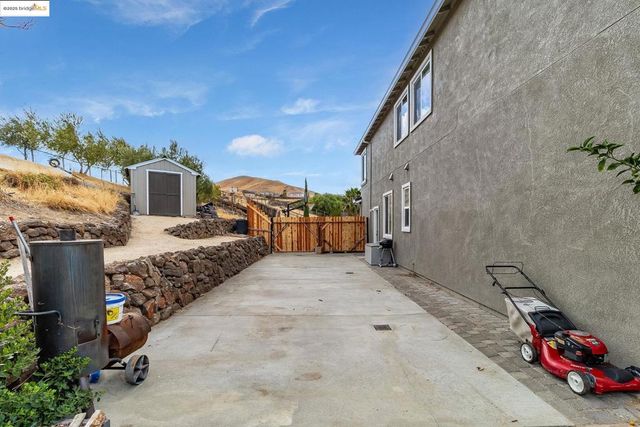 1185 Brooktrail Dr, Pittsburg, CA 94565