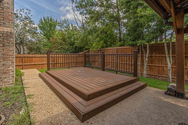 6530 Ashmore Ln, Tyler, TX 75703