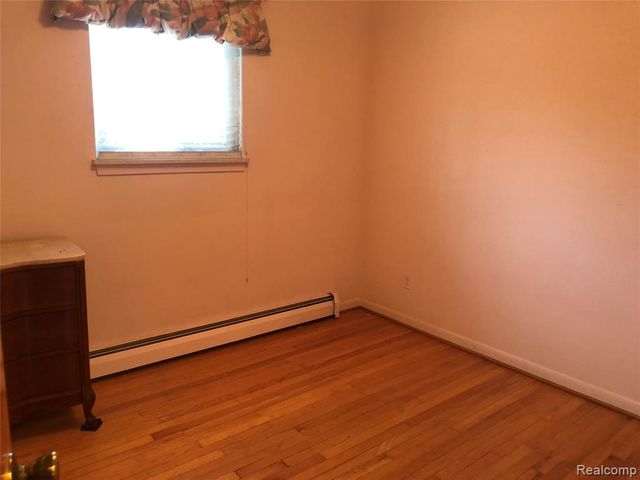 6556 Drexel Street, Dearborn Heights, MI 48127