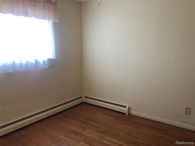 6556 Drexel Street, Dearborn Heights, MI 48127