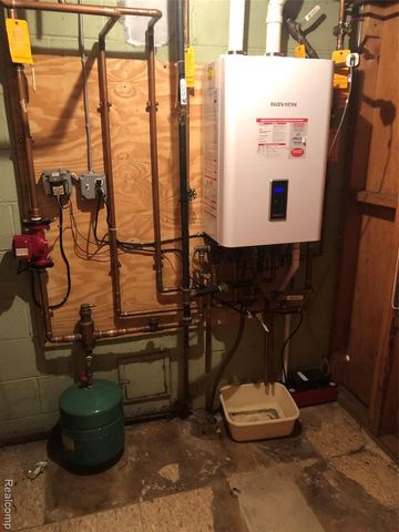 6556 Drexel Street, Dearborn Heights, MI 48127