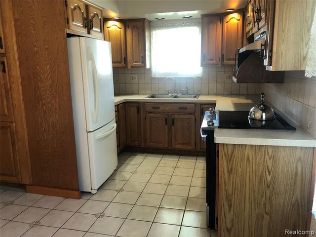 6556 Drexel Street, Dearborn Heights, MI 48127