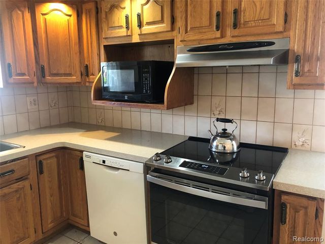 6556 Drexel Street, Dearborn Heights, MI 48127