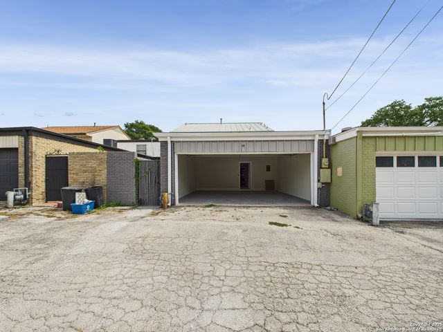 385 Fenwick, Windcrest, TX 78239