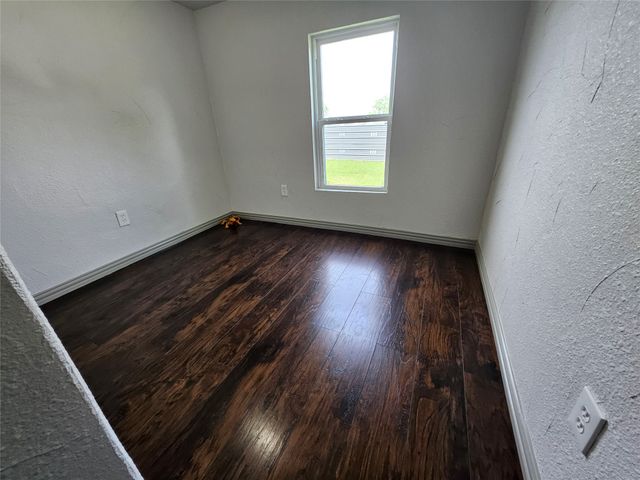 130 Trails End Circle, Millsap, TX 76066