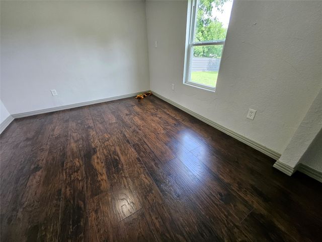 130 Trails End Circle, Millsap, TX 76066