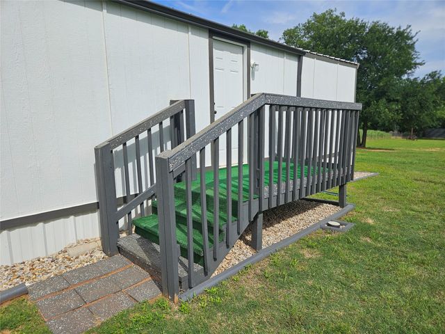 130 Trails End Circle, Millsap, TX 76066
