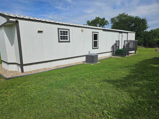 130 Trails End Circle, Millsap, TX 76066