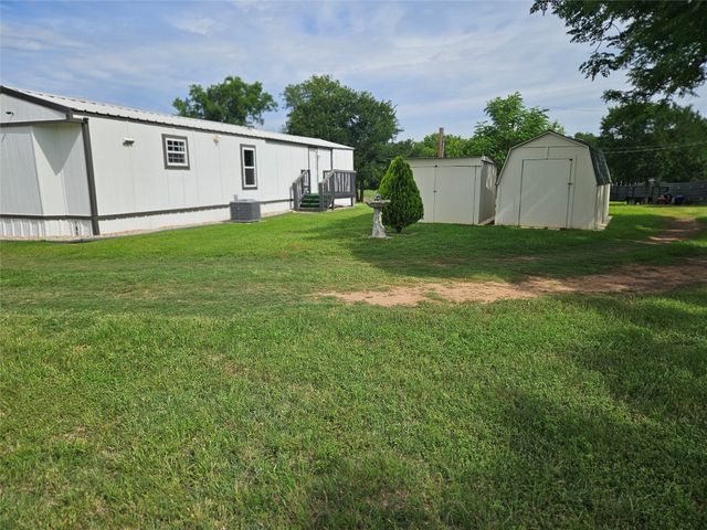 130 Trails End Circle, Millsap, TX 76066