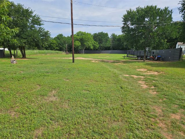 130 Trails End Circle, Millsap, TX 76066