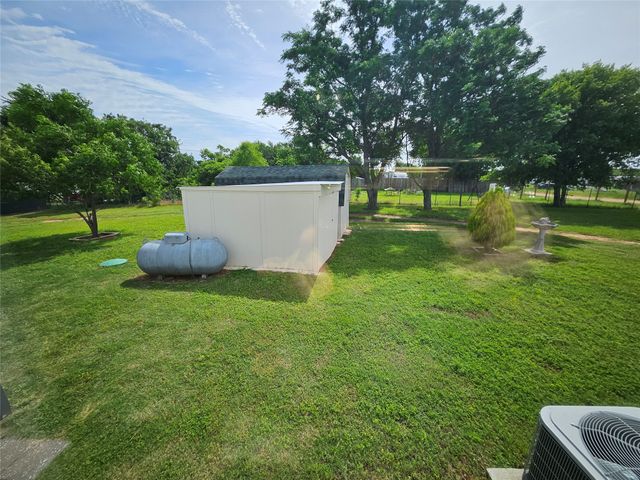 130 Trails End Circle, Millsap, TX 76066