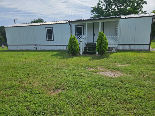 130 Trails End Circle, Millsap, TX 76066