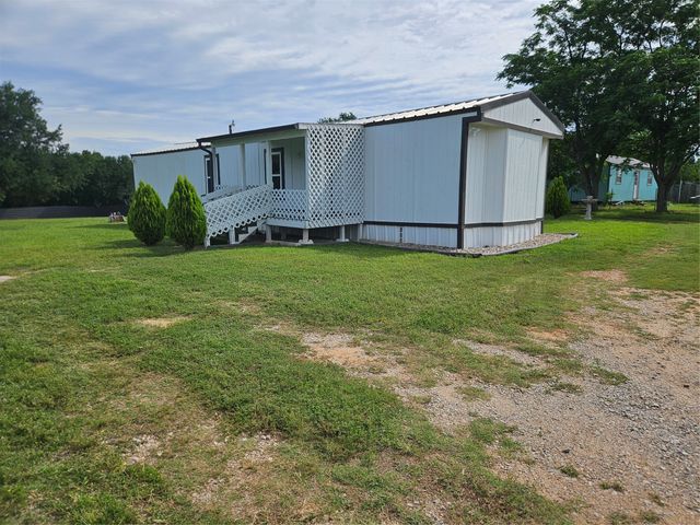 130 Trails End Circle, Millsap, TX 76066