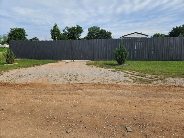 130 Trails End Circle, Millsap, TX 76066