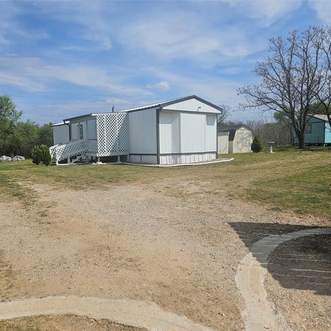 130 Trails End Circle, Millsap, TX 76066