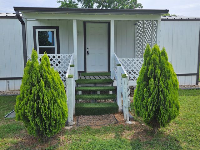 130 Trails End Circle, Millsap, TX 76066