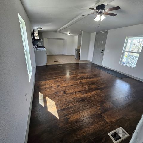 130 Trails End Circle, Millsap, TX 76066