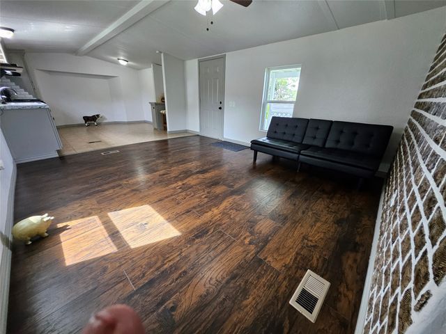 130 Trails End Circle, Millsap, TX 76066