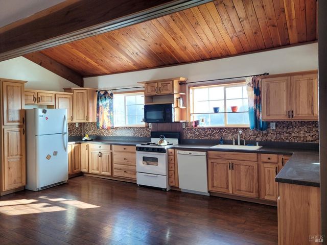 23019 Covelo Refuse Rd, Covelo, CA 95428