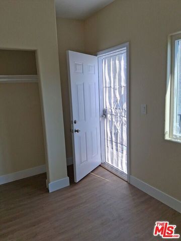 456 W 52nd Street, Los Angeles, CA 90037