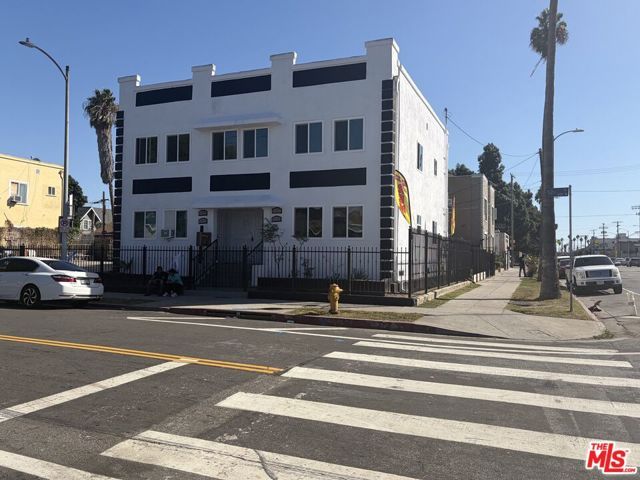456 W 52nd Street, Los Angeles, CA 90037