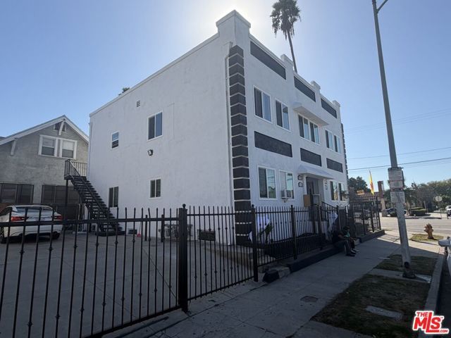 456 W 52nd Street, Los Angeles, CA 90037