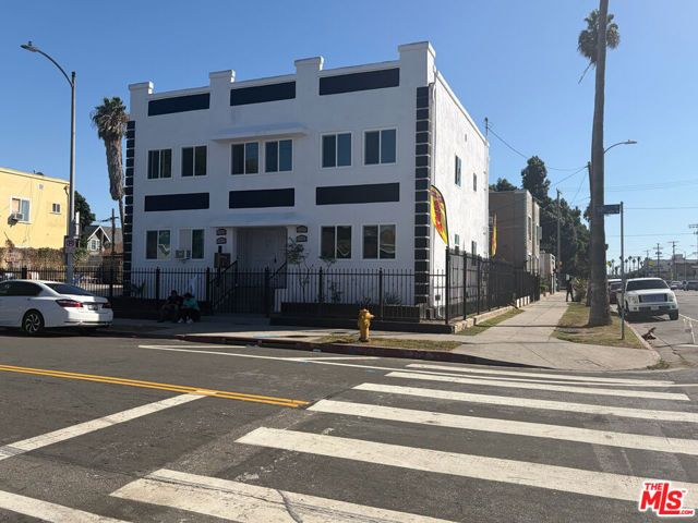 456 W 52nd Street, Los Angeles, CA 90037
