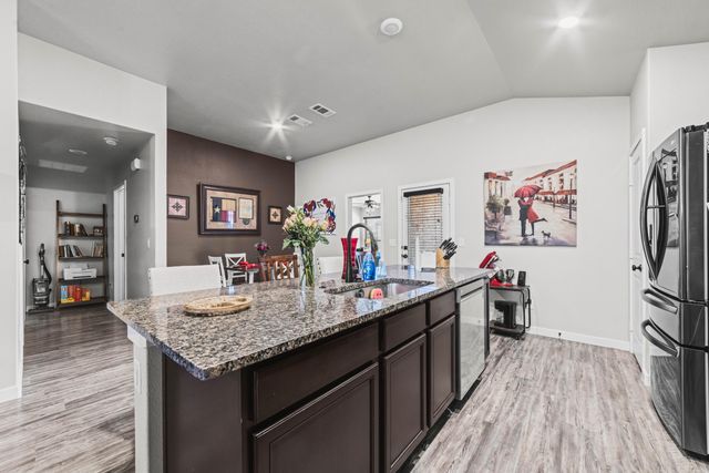 3207 Aberdeen Avenue, Wolfforth, TX 79382