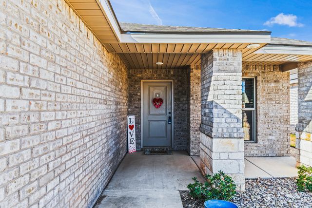 3207 Aberdeen Avenue, Wolfforth, TX 79382