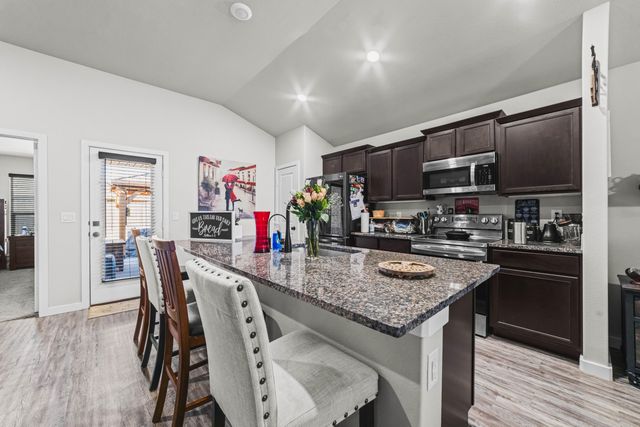 3207 Aberdeen Avenue, Wolfforth, TX 79382