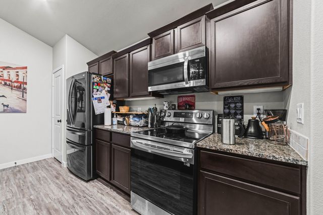 3207 Aberdeen Avenue, Wolfforth, TX 79382