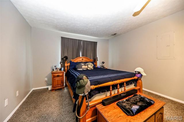4617 Mary Avenue, Godfrey, IL 62035