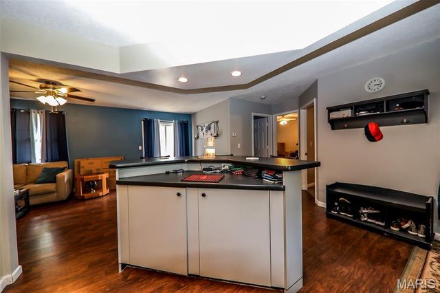 4617 Mary Avenue, Godfrey, IL 62035