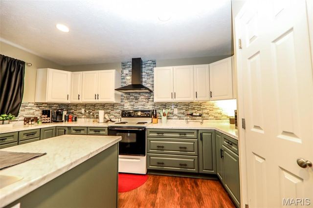 4617 Mary Avenue, Godfrey, IL 62035