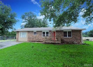 4617 Mary Avenue, Godfrey, IL 62035