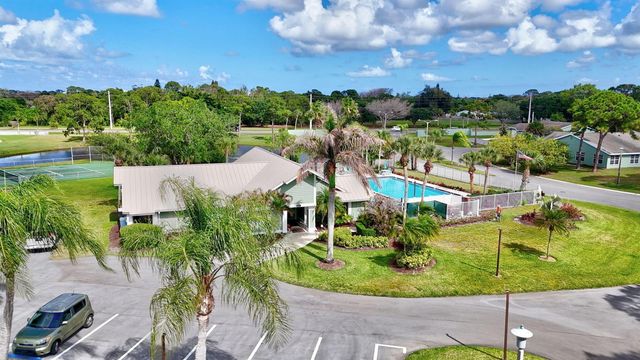 1661 SE Kestwick Court, Port St. Lucie, FL 34952