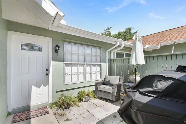 1661 SE Kestwick Court, Port St. Lucie, FL 34952