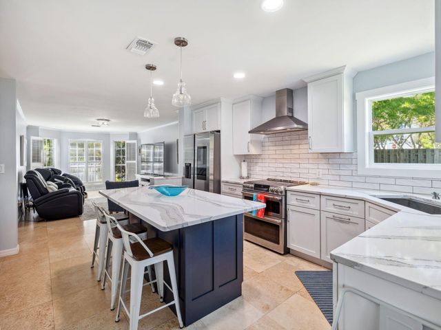 550 Seabreeze Circle, Seacrest, FL 32461