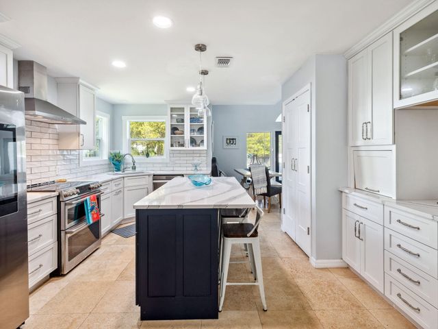 550 Seabreeze Circle, Seacrest, FL 32461