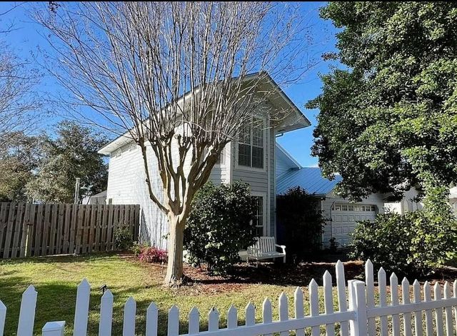 550 Seabreeze Circle, Seacrest, FL 32461