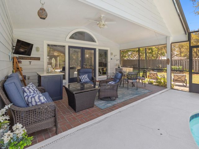 550 Seabreeze Circle, Seacrest, FL 32461