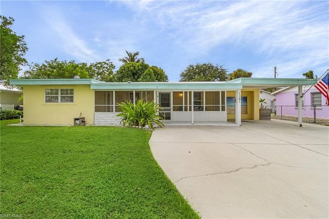 1281 10th ST N, Naples, FL 34102