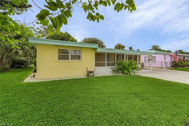 1281 10th ST N, Naples, FL 34102