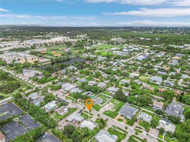 1281 10th ST N, Naples, FL 34102