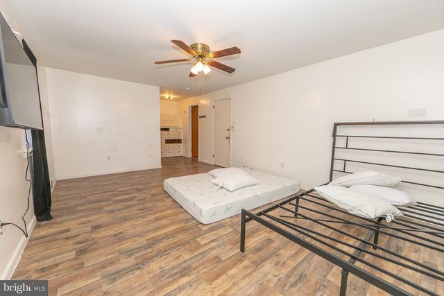 23 SCHOOL LN, Carneys Point, NJ 08069