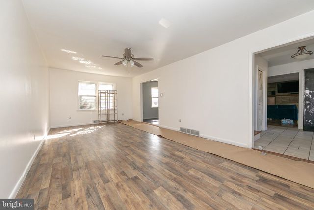 23 SCHOOL LN, Carneys Point, NJ 08069