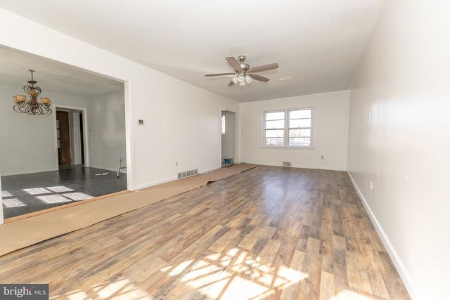 23 SCHOOL LN, Carneys Point, NJ 08069