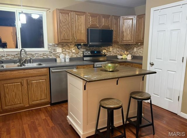 570 Sandra Way, Winfield, MO 63389