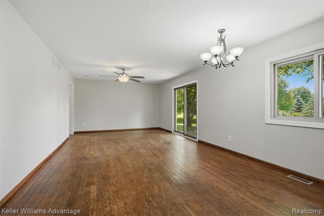 48053 Harris Road, Belleville, MI 48111